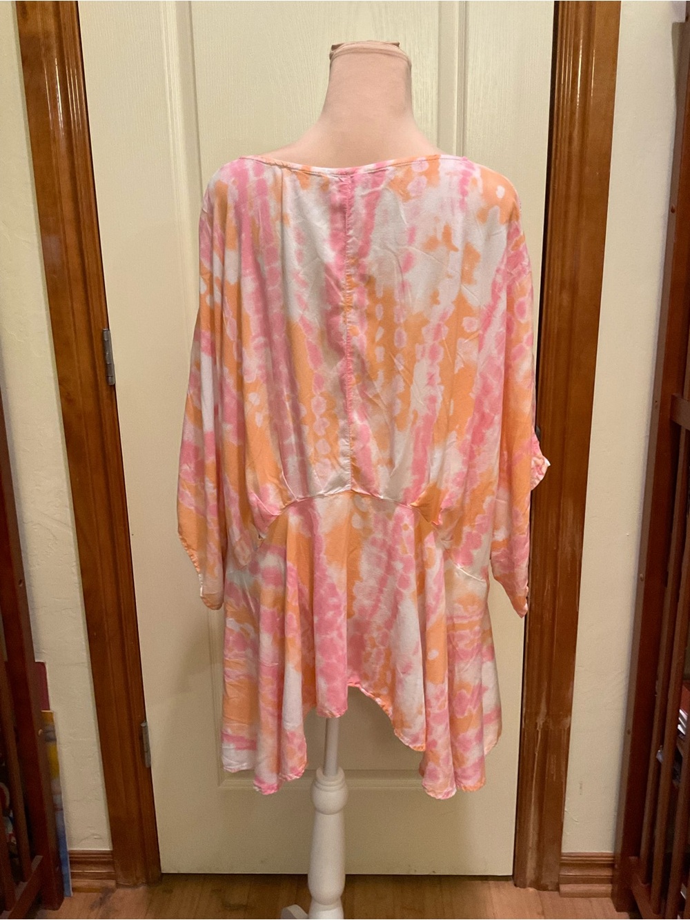 Cato Flowy V-Neck Tie-Dye Tunic in Pink & Orange 26/28W Sharkbite Hem - Picture 4 of 6